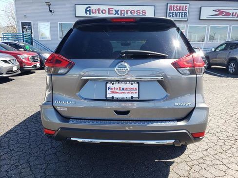 Used 2018 Nissan Rogue SV w/ Sun & Sound Touring Package image 4