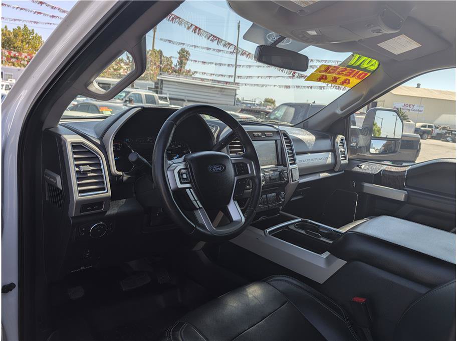 Used 2017 Ford F250 Lariat w/ Lariat Value Package AWD/4WD image 5