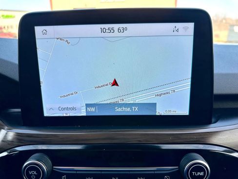 Used 2020 Ford Escape Titanium image 21