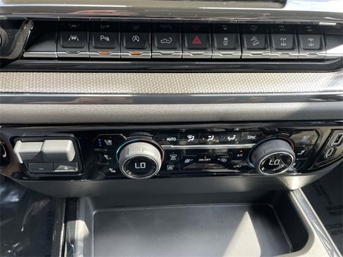 Used 2024 Chevrolet Silverado 1500 ZR2 w/ Technology Package image 21