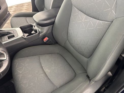 Used 2021 Toyota RAV4 XLE image 18