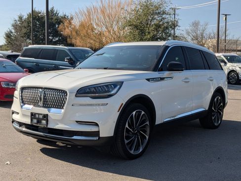 Used 2023 Lincoln Aviator Reserve w/ Equipment Group 201A image 7