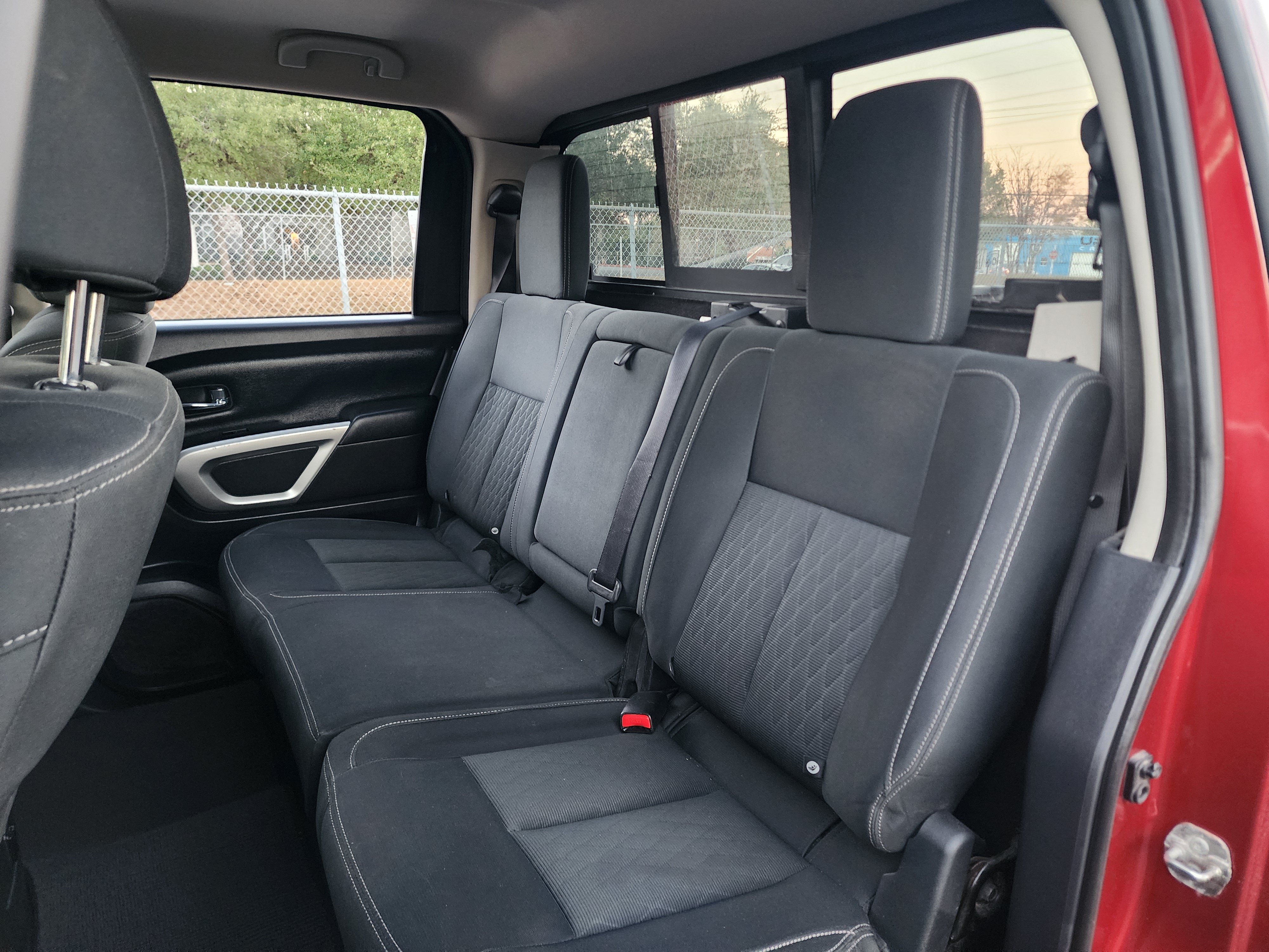 Used 2018 Nissan Titan SV w/ SV Convenience Package AWD/4WD image 19