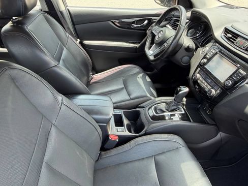 Used 2018 Nissan Rogue Sport SL w/ SL Premium Package FWD image 15