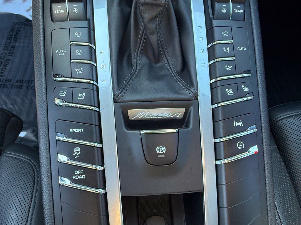 Used 2021 Porsche Macan AWD/4WD image 36