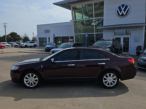 Used 2011 Lincoln MKZ image 8