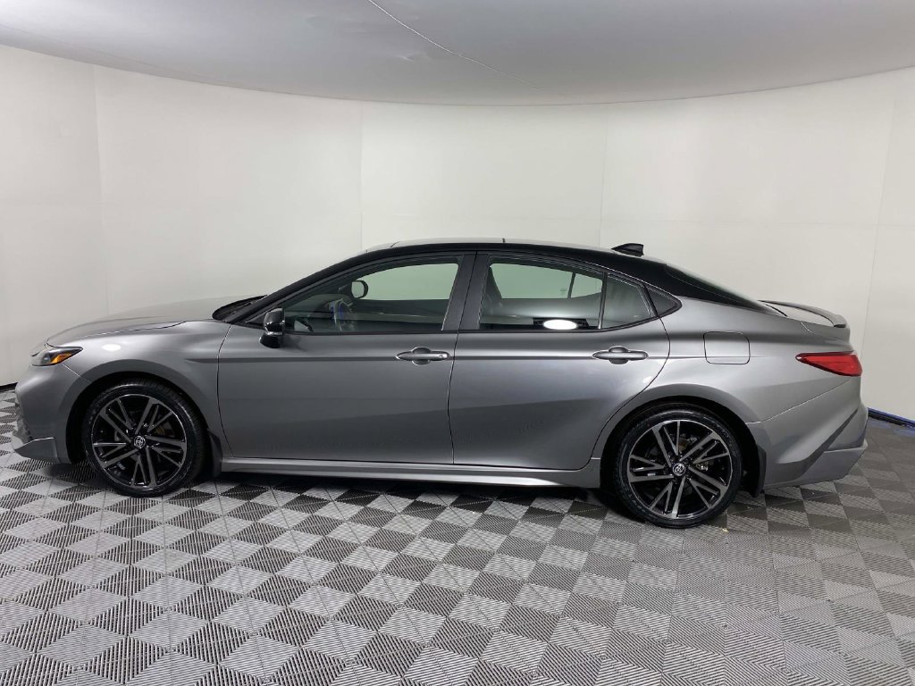 Used 2025 Toyota Camry XSE AWD/4WD image 5