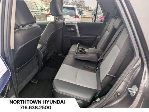 Used 2015 Toyota 4Runner SR5 Premium image 6