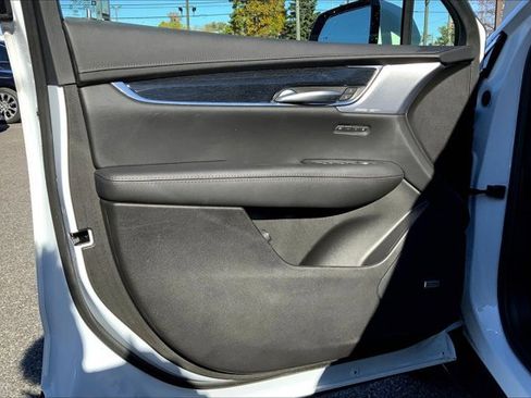 Used 2025 Cadillac XT5 Premium Luxury image 23