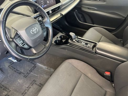 Used 2023 Toyota Prius LE FWD image 11