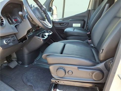 Used 2022 Mercedes-Benz Sprinter 2500 image 27