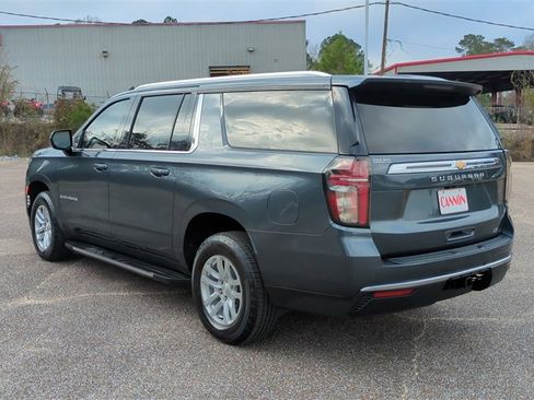 Used 2021 Chevrolet Suburban LT image 7