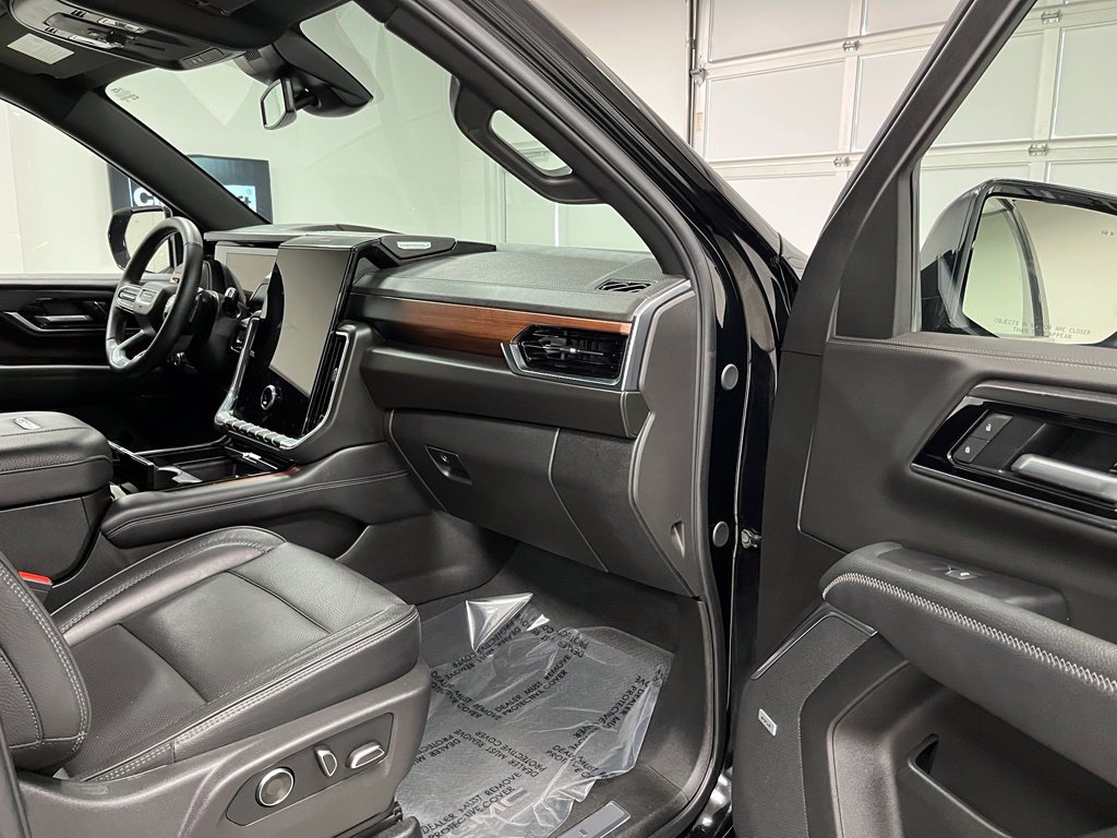Used 2025 GMC Yukon XL Denali AWD/4WD image 54