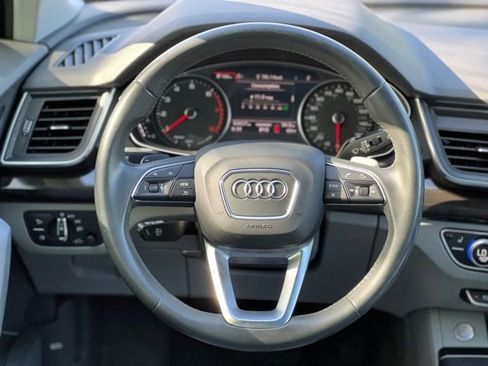 Used 2019 Audi Q5 2.0T Premium w/ Convenience Package AWD/4WD image 32