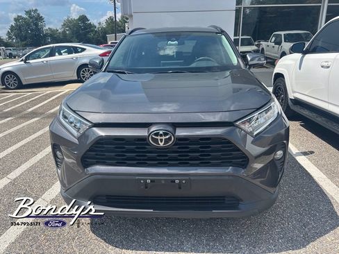 Used 2021 Toyota RAV4 XLE AWD/4WD image 2