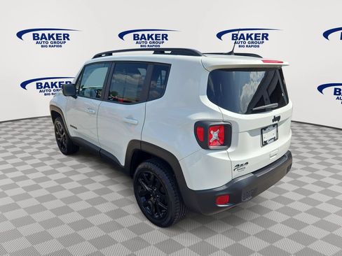 Used 2023 Jeep Renegade Altitude w/ Sun/Sound Group AWD/4WD image 6