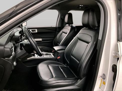 Used 2021 Ford Explorer XLT w/ Equipment Group 202A AWD/4WD image 24