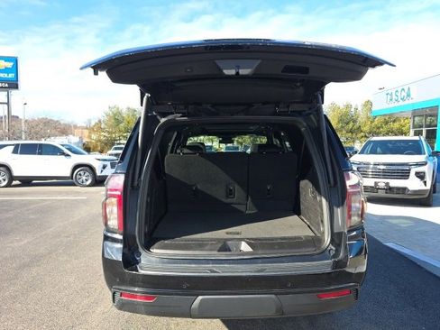 Used 2023 Chevrolet Suburban RST w/ Luxury Package image 32