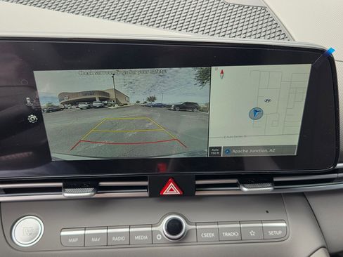 New 2025 Hyundai Elantra SEL image 12