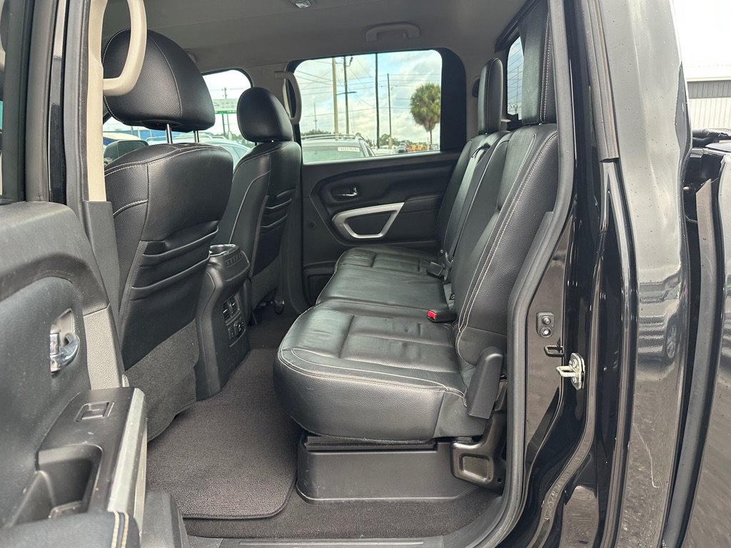 Used 2017 Nissan Titan PRO-4X w/ Pro-4x Convenience Package AWD/4WD image 8