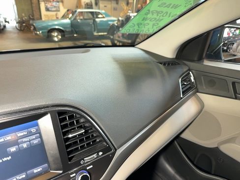 Used 2018 Hyundai Elantra Value Edition image 39