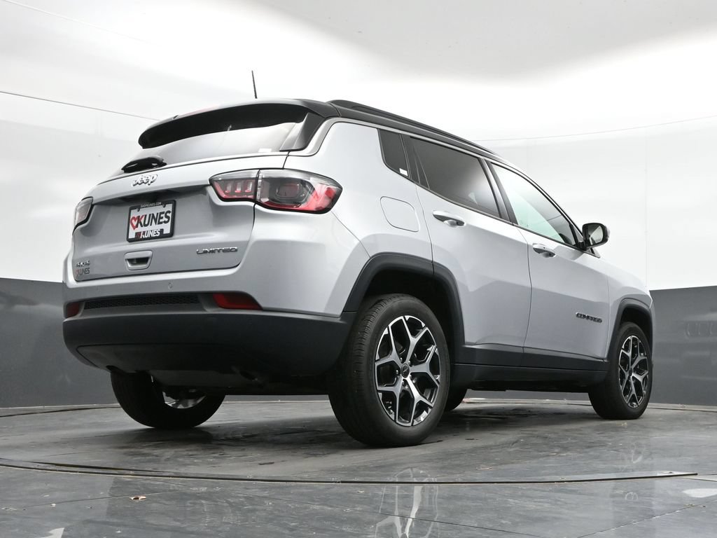 Used 2025 Jeep Compass Limited AWD/4WD image 39