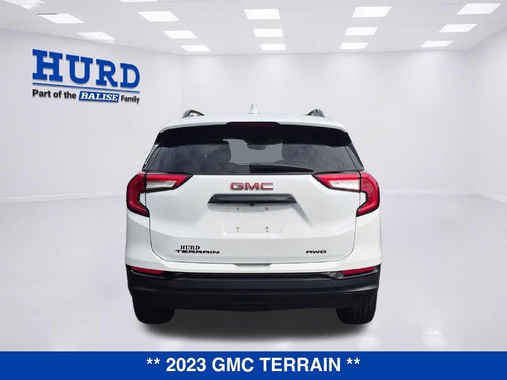 Used 2023 GMC Terrain SLE w/ Driver Convenience Package AWD/4WD image 4
