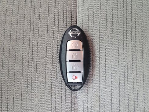 Used 2021 Nissan Rogue SV FWD image 32