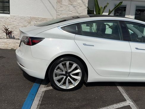 Used 2019 Tesla Model 3 Mid Range RWD image 16