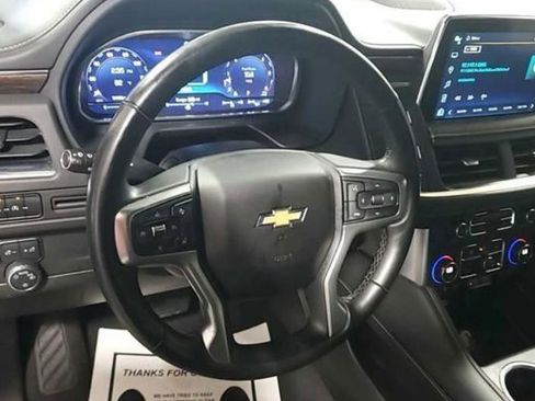 Used 2023 Chevrolet Suburban Premier RWD image 6