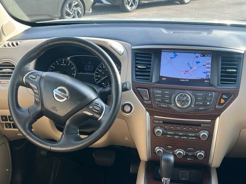 Used 2019 Nissan Pathfinder Platinum image 20