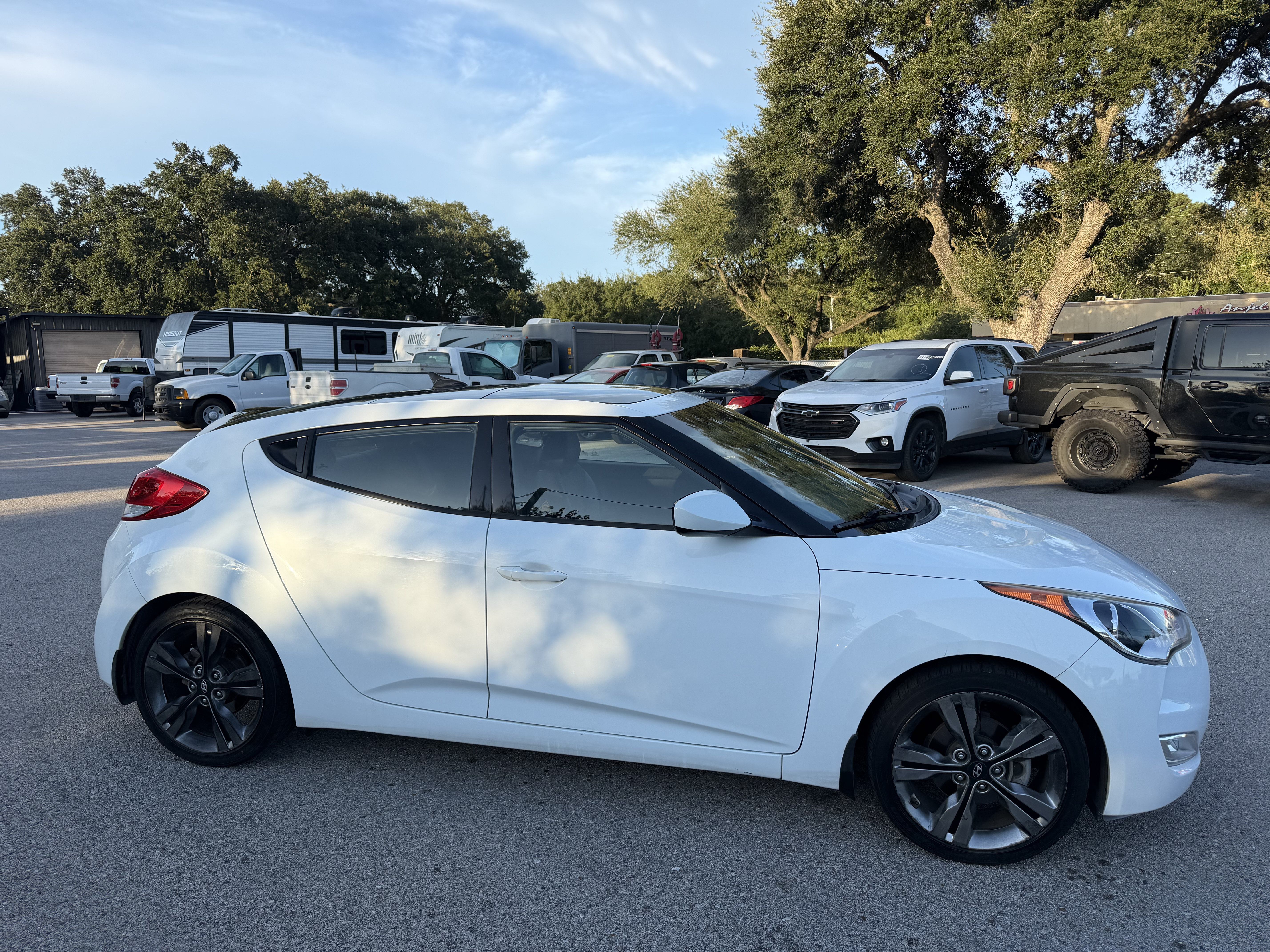 Used 2016 Hyundai Veloster w/ Option Group 02 FWD image 1