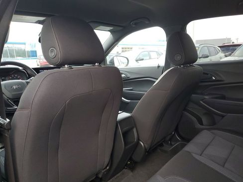 Used 2024 Chevrolet Trax RS image 27