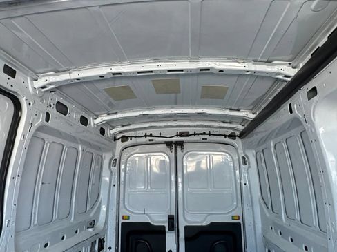 Used 2024 Ford Transit 250 148 Medium Roof RWD image 21