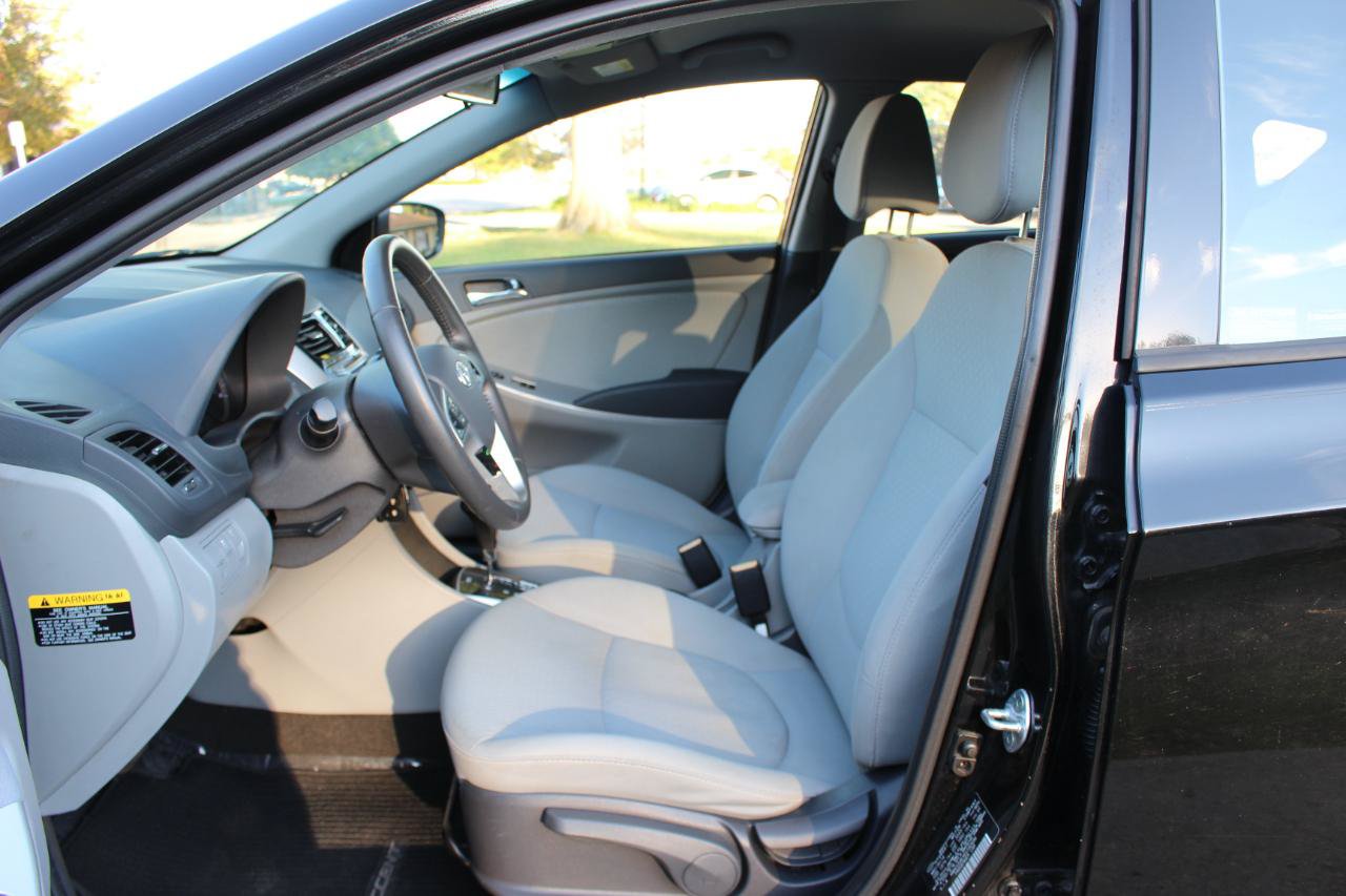 Used 2014 Hyundai Accent SE FWD image 14