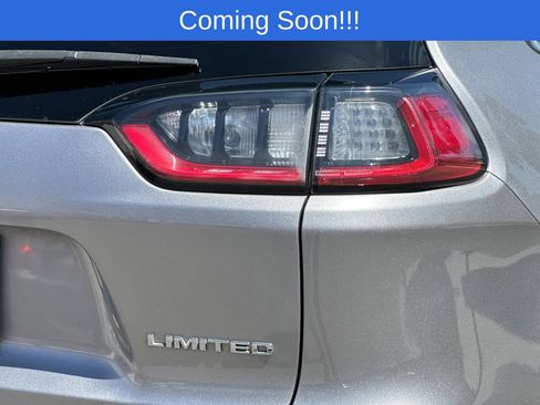 Used 2019 Jeep Cherokee Limited image 27