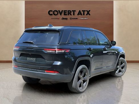 Used 2023 Jeep Grand Cherokee Limited w/ Black Appearance Package RWD image 5
