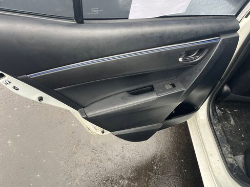 Used 2017 Toyota Corolla SE image 19