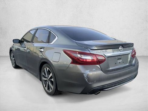 Used 2017 Nissan Altima 3.5 SR image 7