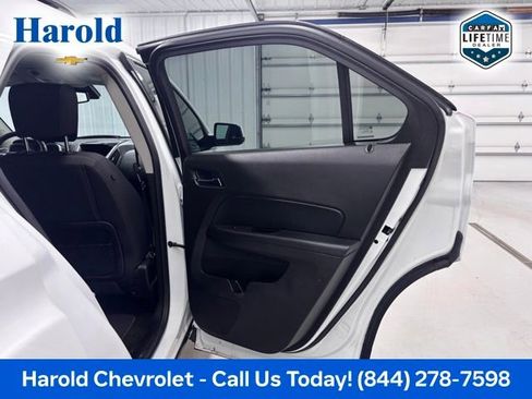Used 2017 Chevrolet Equinox LT w/ Convenience Package FWD image 8