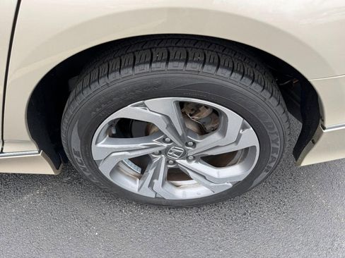 Certified 2019 Honda Accord EX-L image 9
