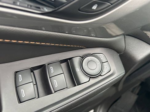 Used 2019 Chevrolet Traverse LT image 23