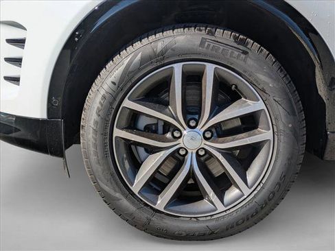 New 2026 Land Rover Discovery Sport Landmark AWD/4WD image 10