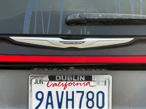 Used 2022 Chrysler Pacifica Touring-L image 50