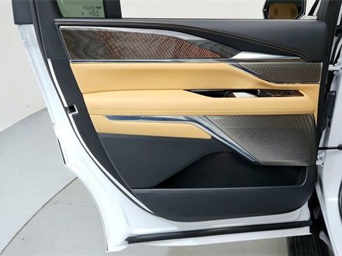 Used 2025 Cadillac Escalade IQ Sport 2 w/ LPO, ONYX Package image 17