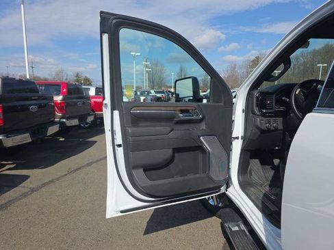 Used 2024 Chevrolet Silverado 2500 High Country w/ Technology Package AWD/4WD image 20