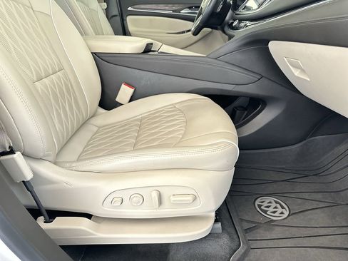 Used 2022 Buick Enclave Avenir w/ Avenir Technology Package image 42