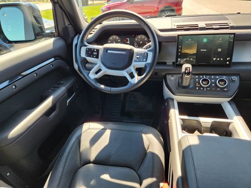 Used 2025 Land Rover Defender 130 S image 13