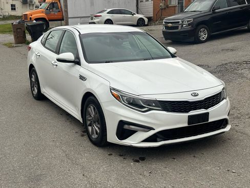 Used 2020 Kia Optima LX image 2
