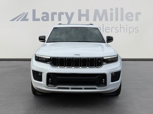 Used 2023 Jeep Grand Cherokee L Overland w/ Advanced Protech Group III AWD/4WD image 8